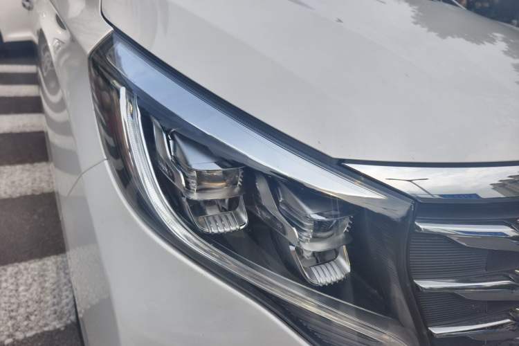 Used GAC Trumpchi M8 2018 320T Luxury Edition Right Front Headlight