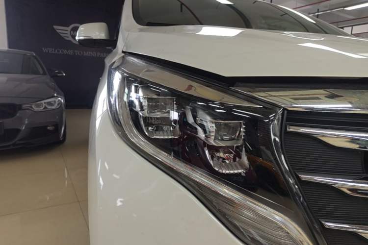 Used GAC Trumpchi M8 2018 320T Luxury Edition Right Front Headlight