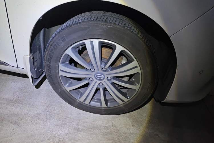 Used GAC Trumpchi M8 2018 320T Flagship Edition Right Front Wheel Hub