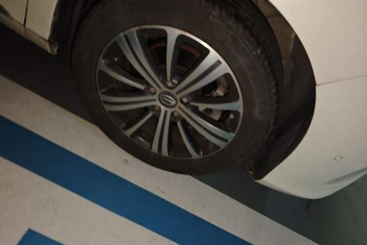 Used GAC Trumpchi M8 2018 320T Flagship Edition Right Front Wheel Hub
