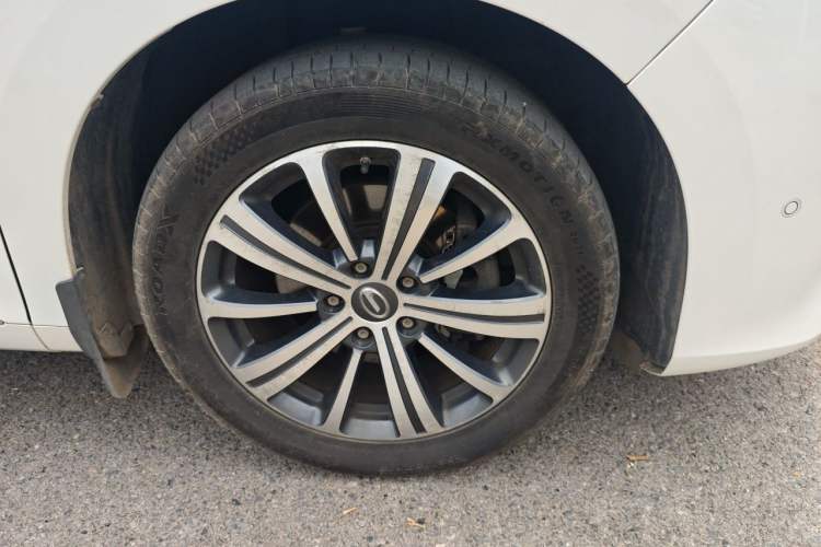Used GAC Trumpchi M8 2018 320T Flagship Edition Right Front Wheel Hub