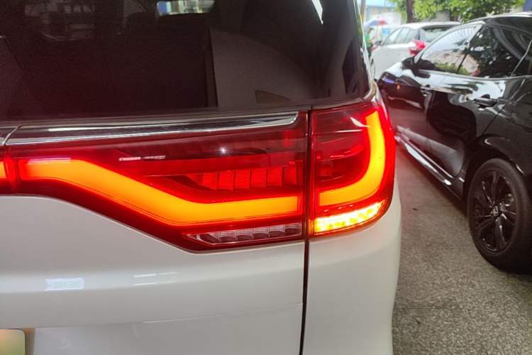 Used GAC Trumpchi M8 2018 320T Luxury Edition Right Rear Taillight