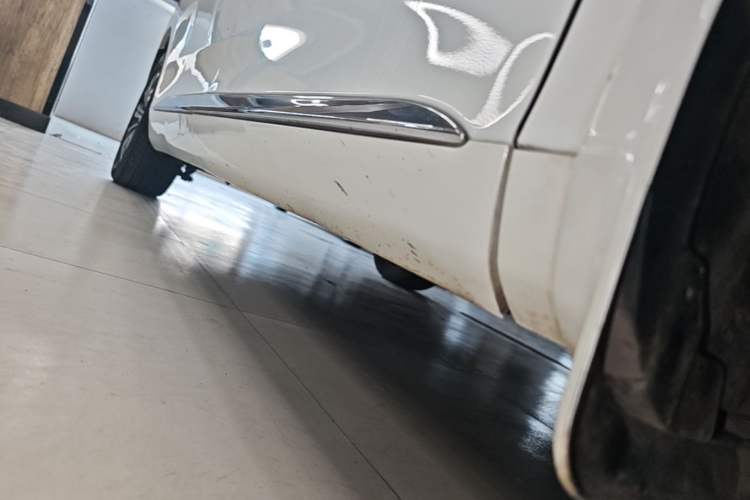 Used GAC Trumpchi M8 2018 320T Luxury Edition Right Side Sill