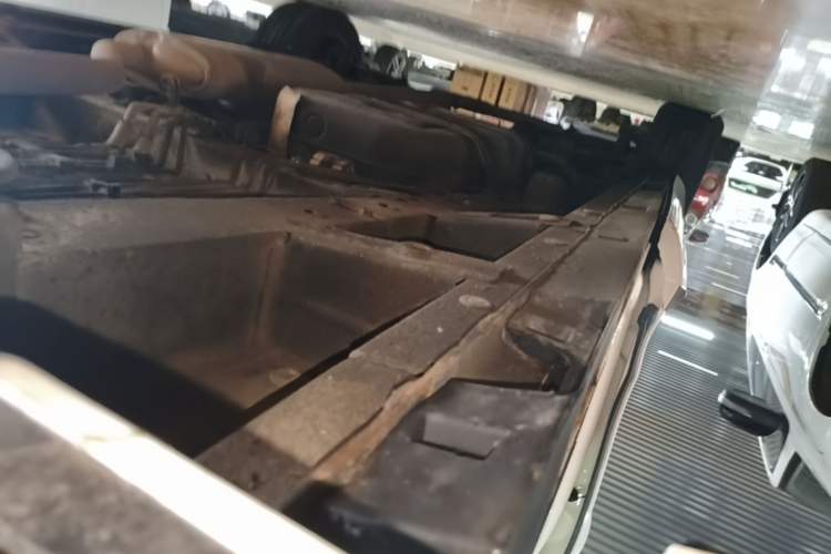 Used GAC Trumpchi M8 2018 320T Luxury Edition Right Side Sill