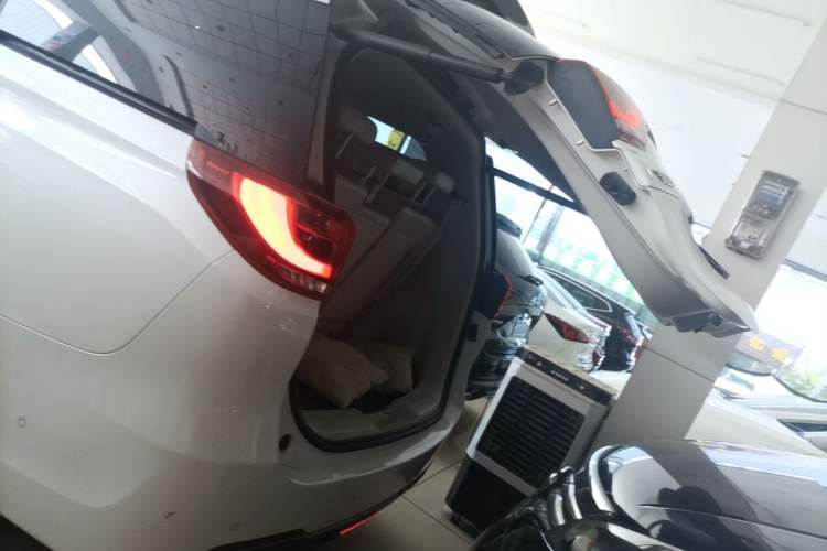 Used GAC Trumpchi M8 2018 320T Flagship Edition Trunk