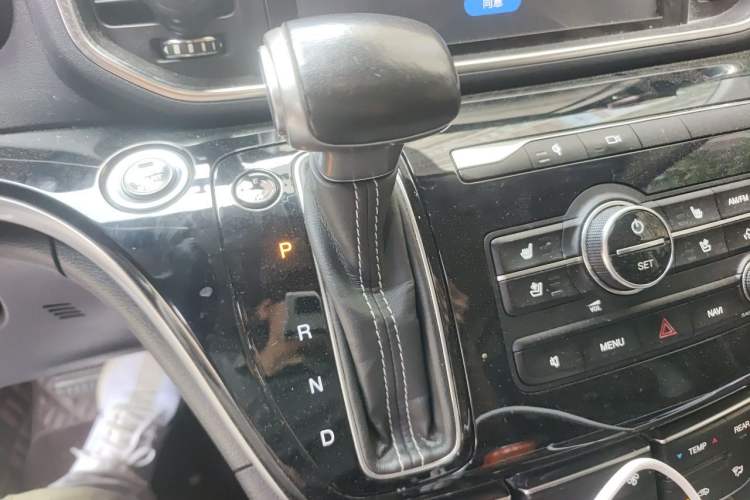 Used GAC Trumpchi M8 2019 320T Ultimate Edition Gear Lever