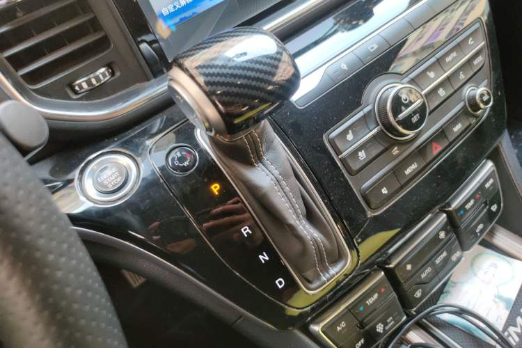 Used GAC Trumpchi M8 2019 320T Ultimate Edition Gear Lever