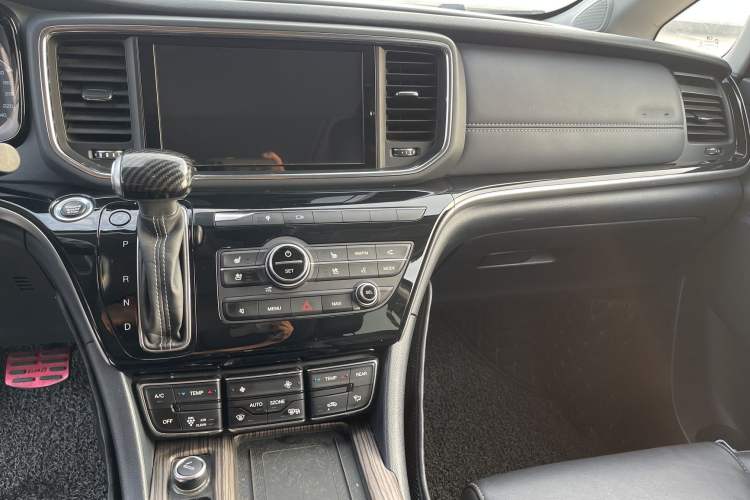 Used GAC Trumpchi M8 2019 320T Ultimate Edition Interior 2