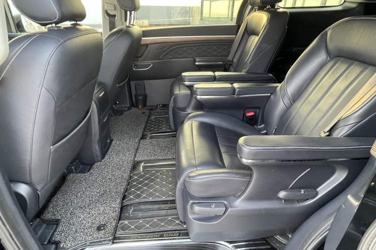 Used GAC Trumpchi M8 2019 320T Ultimate Edition Interior 3