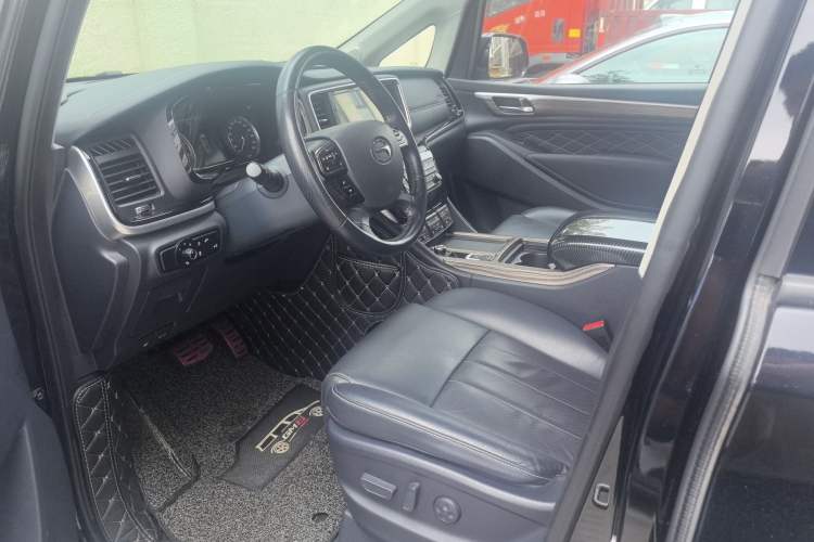 Used GAC Trumpchi M8 2019 320T Ultimate Edition Interior 9