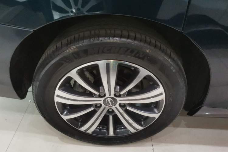 Used GAC Trumpchi M8 2019 320T Ultimate Edition Exterior 5