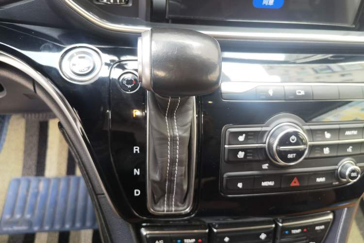 Used GAC Trumpchi M8 2019 320T Ultimate Edition Gear Lever