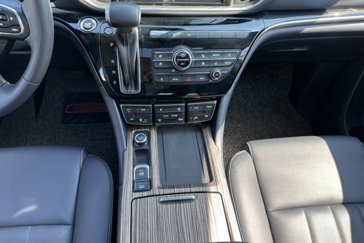 Used GAC Trumpchi M8 2019 320T Ultimate Edition Gear Lever
