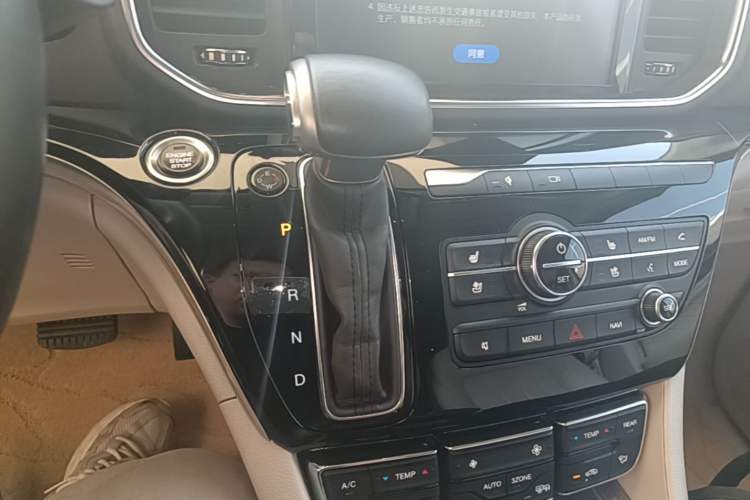 Used GAC Trumpchi M8 2019 320T Ultimate Edition Gear Lever