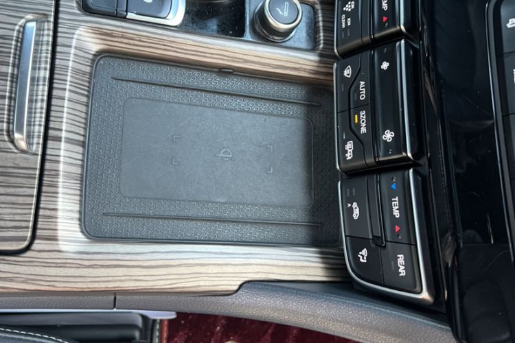 Used GAC Trumpchi M8 2019 320T Ultimate Edition Interior 1