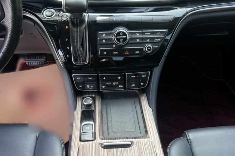Used GAC Trumpchi M8 2019 320T Ultimate Edition Interior 4