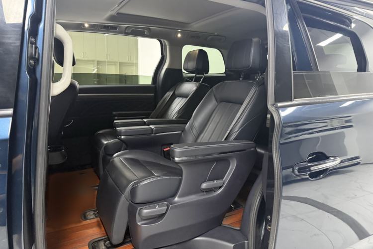 Used GAC Trumpchi M8 2019 320T Ultimate Edition Interior 5
