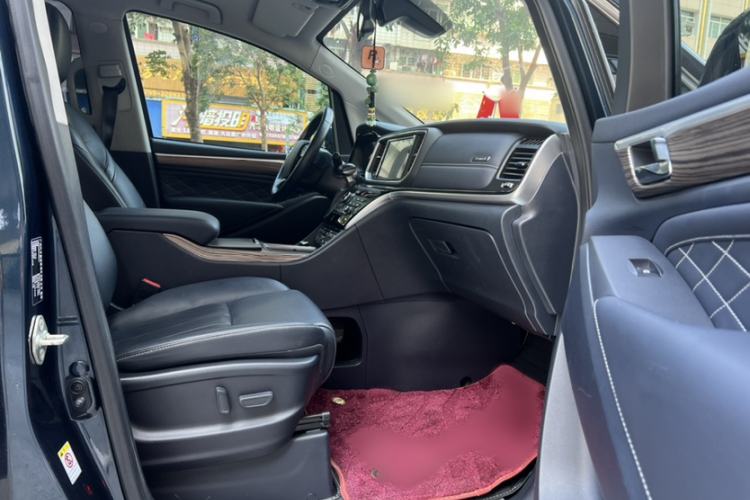 Used GAC Trumpchi M8 2019 320T Ultimate Edition Interior 6