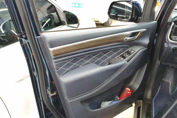 Used GAC Trumpchi M8 2019 320T Ultimate Edition Interior 7