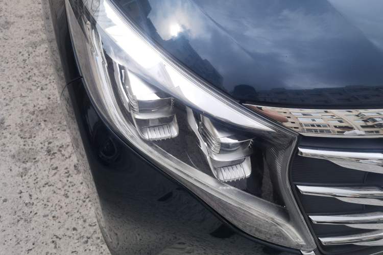 Used GAC Trumpchi M8 2019 320T Ultimate Edition Right Front Headlight