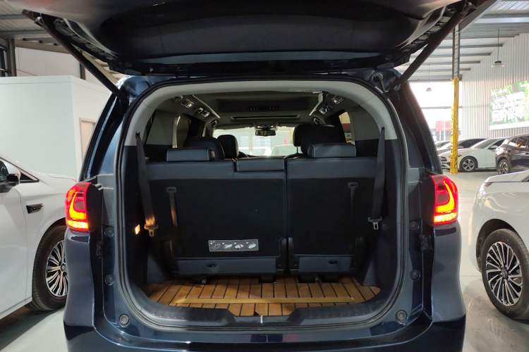 Used GAC Trumpchi M8 2019 320T Ultimate Edition Trunk