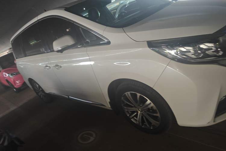 Used GAC Trumpchi M8 2019 320T Ultimate Edition Exterior 2