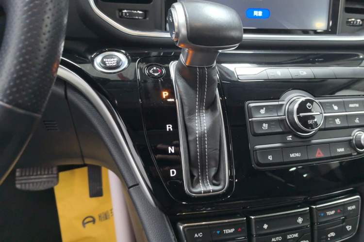 Used GAC Trumpchi M8 2019 320T Ultimate Edition Gear Lever