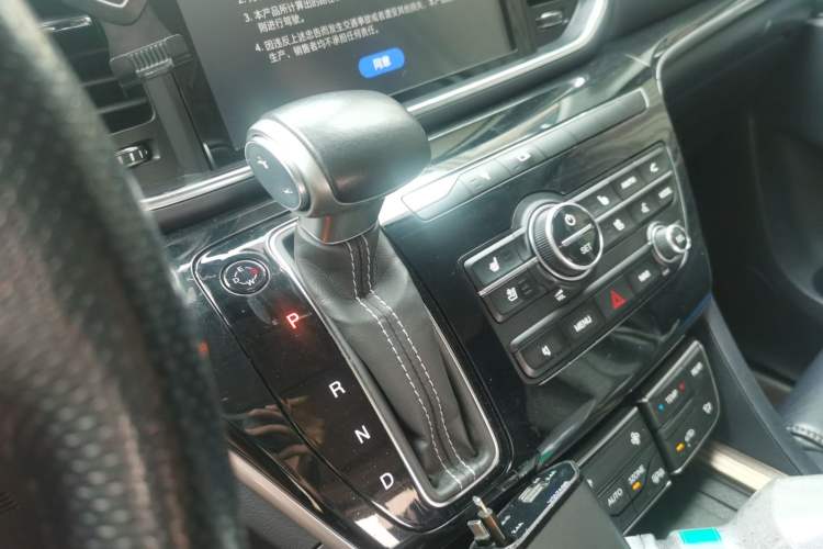 Used GAC Trumpchi M8 2019 320T Ultimate Edition Gear Lever