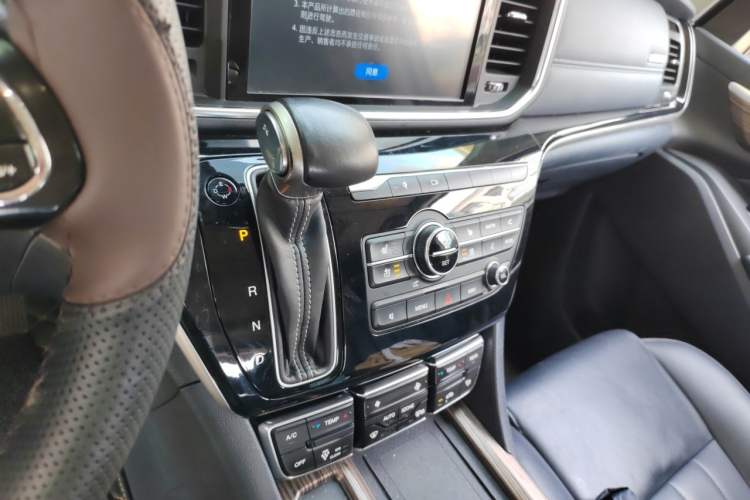 Used GAC Trumpchi M8 2019 320T Ultimate Edition Gear Lever