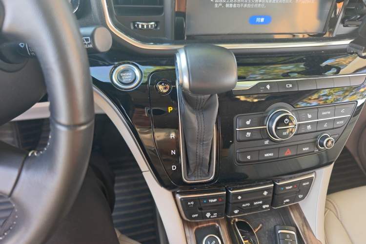 Used GAC Trumpchi M8 2019 320T Ultimate Edition Gear Lever