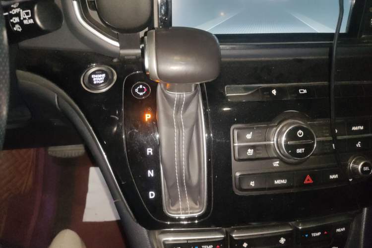 Used GAC Trumpchi M8 2019 320T Ultimate Edition Gear Lever