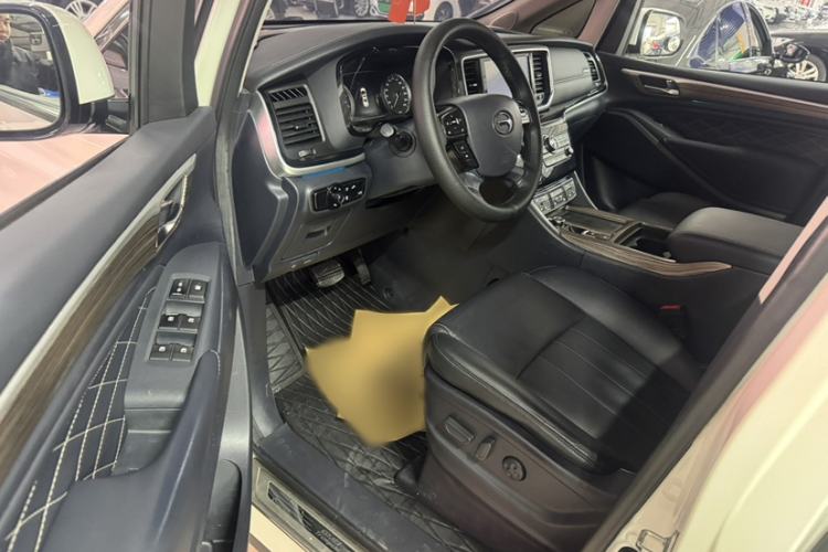 Used GAC Trumpchi M8 2019 320T Ultimate Edition Interior 1