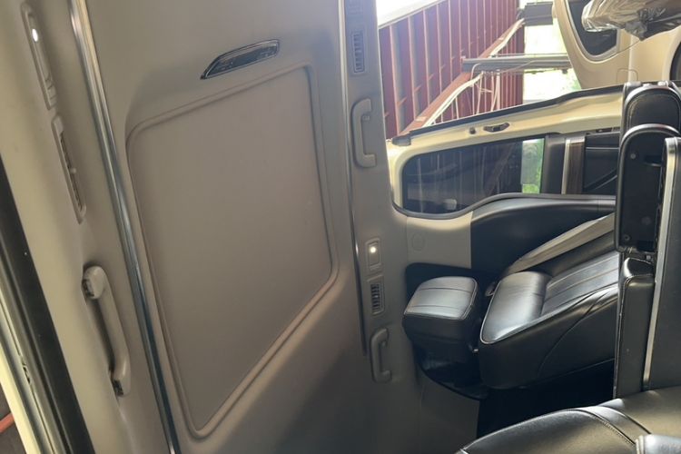 Used GAC Trumpchi M8 2019 320T Ultimate Edition Interior 11