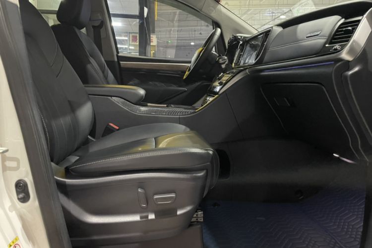 Used GAC Trumpchi M8 2019 320T Ultimate Edition Interior 14