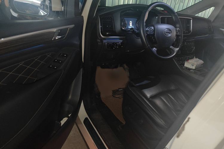 Used GAC Trumpchi M8 2019 320T Ultimate Edition Interior 2