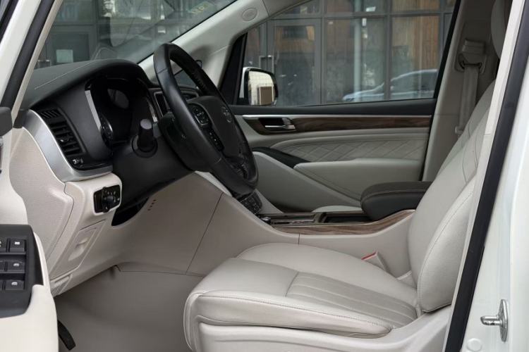 Used GAC Trumpchi M8 2019 320T Ultimate Edition Interior 2