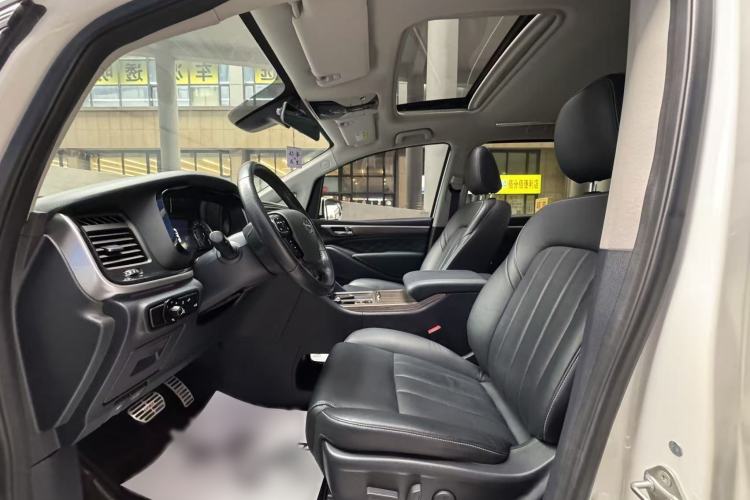 Used GAC Trumpchi M8 2019 320T Ultimate Edition Interior 2