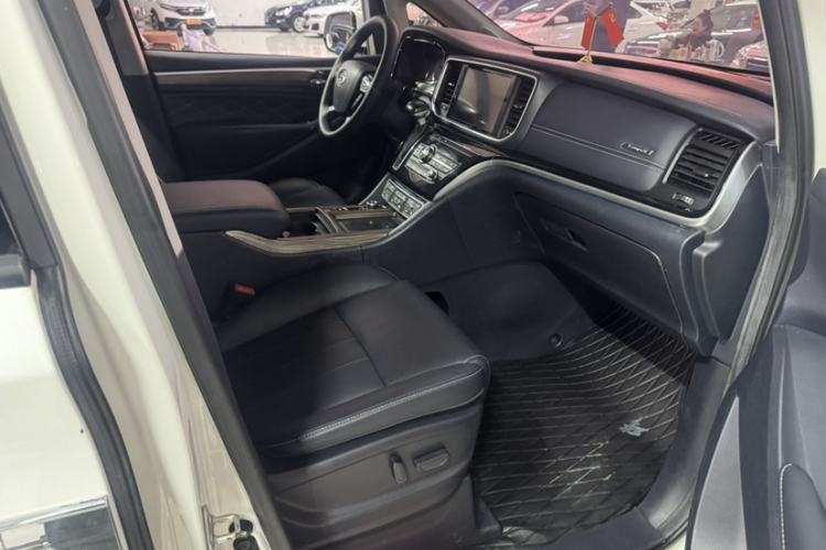 Used GAC Trumpchi M8 2019 320T Ultimate Edition Interior 3