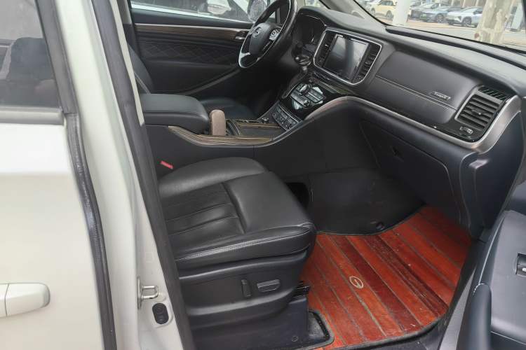 Used GAC Trumpchi M8 2019 320T Ultimate Edition Interior 3