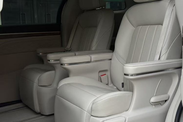 Used GAC Trumpchi M8 2019 320T Ultimate Edition Interior 4