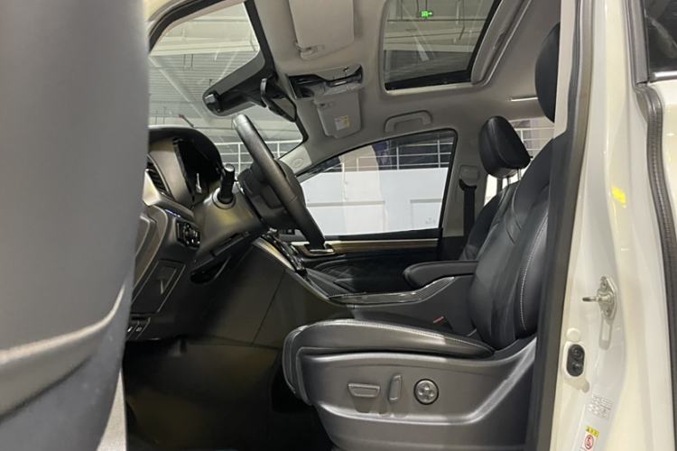 Used GAC Trumpchi M8 2019 320T Ultimate Edition Interior 7
