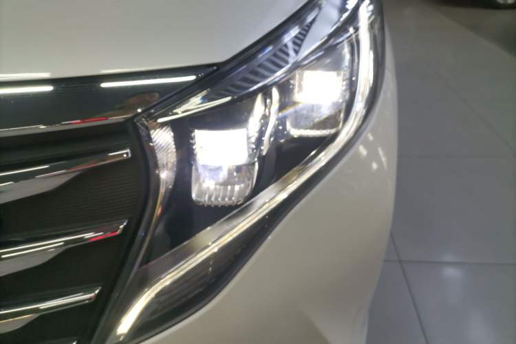 Used GAC Trumpchi M8 2019 320T Ultimate Edition Left Front Headlight
