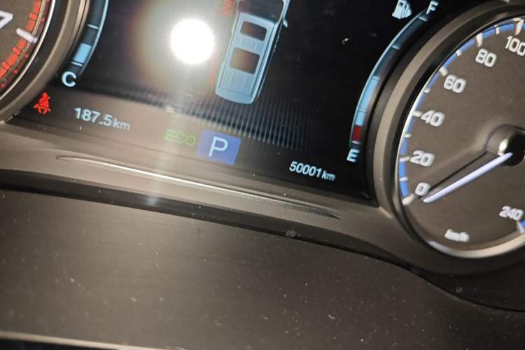 Used GAC Trumpchi M8 2019 320T Ultimate Edition Odometer Close Up