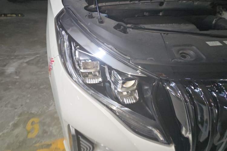 Used GAC Trumpchi M8 2019 320T Ultimate Edition Right Front Headlight