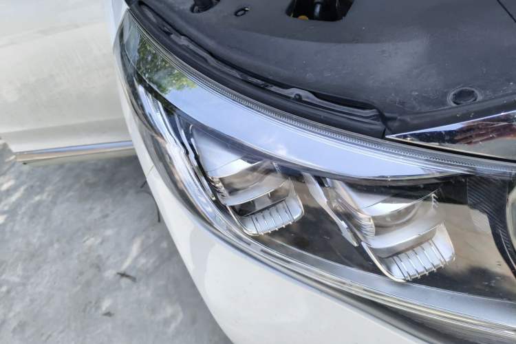 Used GAC Trumpchi M8 2019 320T Ultimate Edition Right Front Headlight