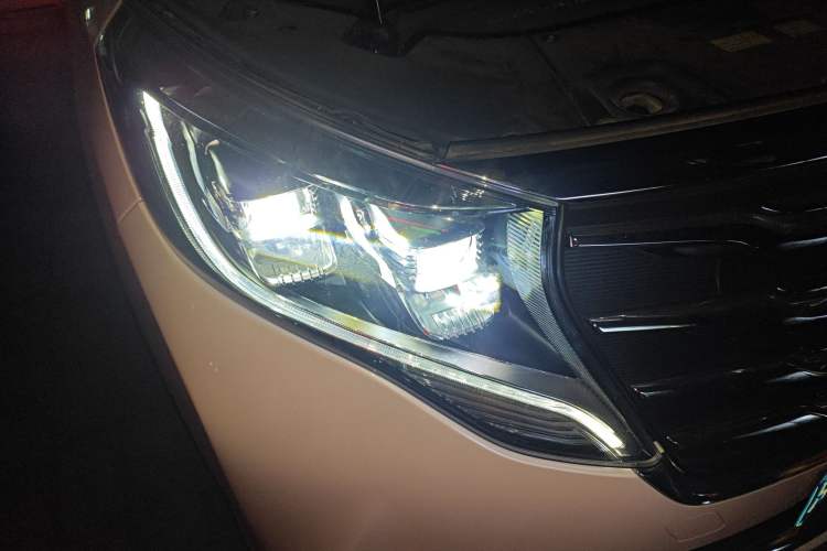 Used GAC Trumpchi M8 2019 320T Ultimate Edition Right Front Headlight