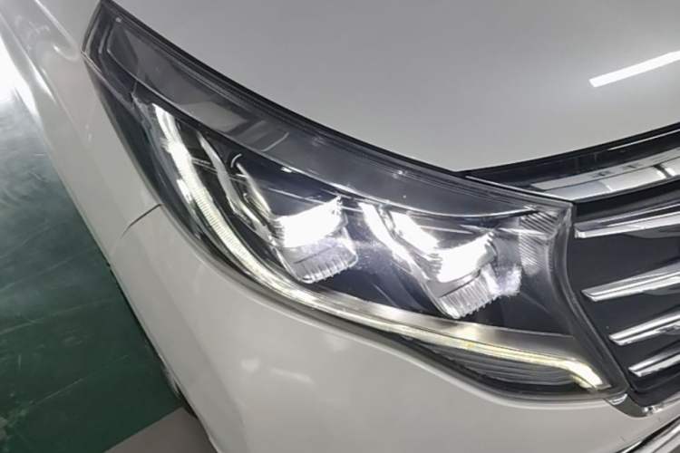 Used GAC Trumpchi M8 2019 320T Ultimate Edition Right Front Headlight