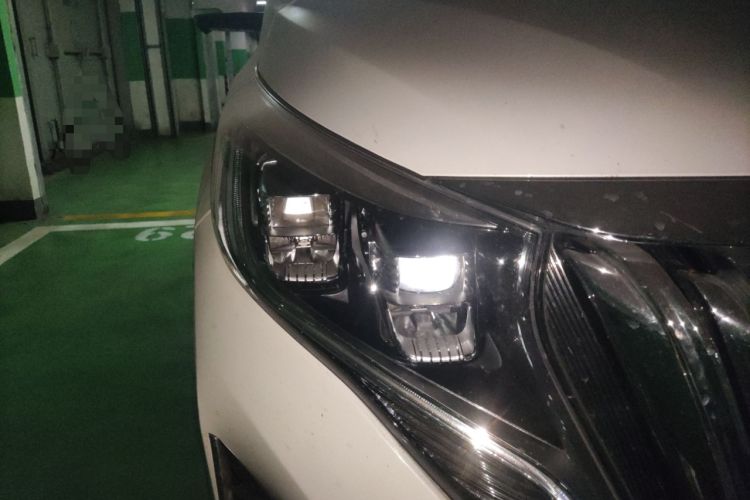 Used GAC Trumpchi M8 2019 320T Ultimate Edition Right Front Headlight