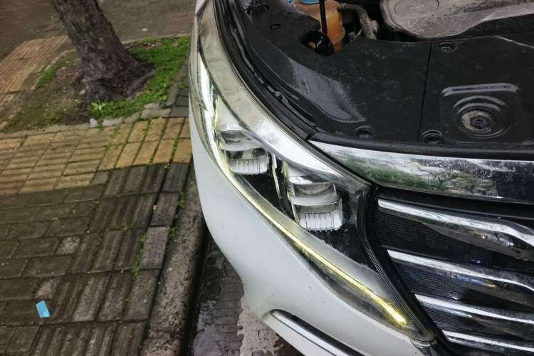 Used GAC Trumpchi M8 2019 320T Ultimate Edition Right Front Headlight