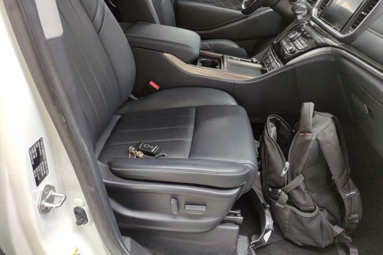 Used GAC Trumpchi M8 2019 320T Ultimate Edition Right Front Seat
